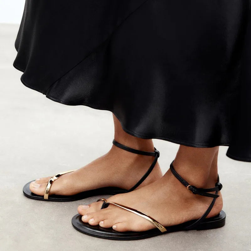 Sexy Black Buckle Flat Sandals – Women’s Fashion Metal Decoration Designer Clip Toe Beach Flip Flops